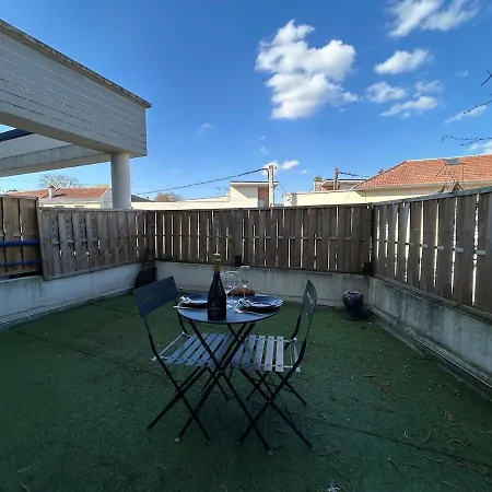 Bruyant Proche Centre, Terrasse Et Parking