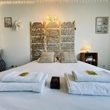 Bruyant Proche Centre, Terrasse Et Parking Lejlighed *